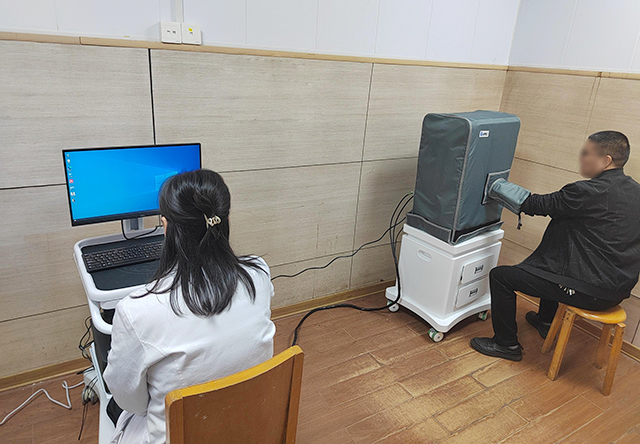 雙能X射線(xiàn)骨密度儀：1-2 分鐘高效完成骨密度檢測(cè)